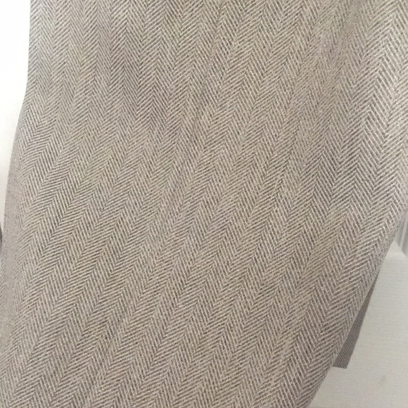 Women’s size 8P Alia pull on slacks with elastic waist in back and flat front - Picture 2 of 4